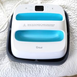 Cricut Press, original for heat vinyl transfers and crafting.